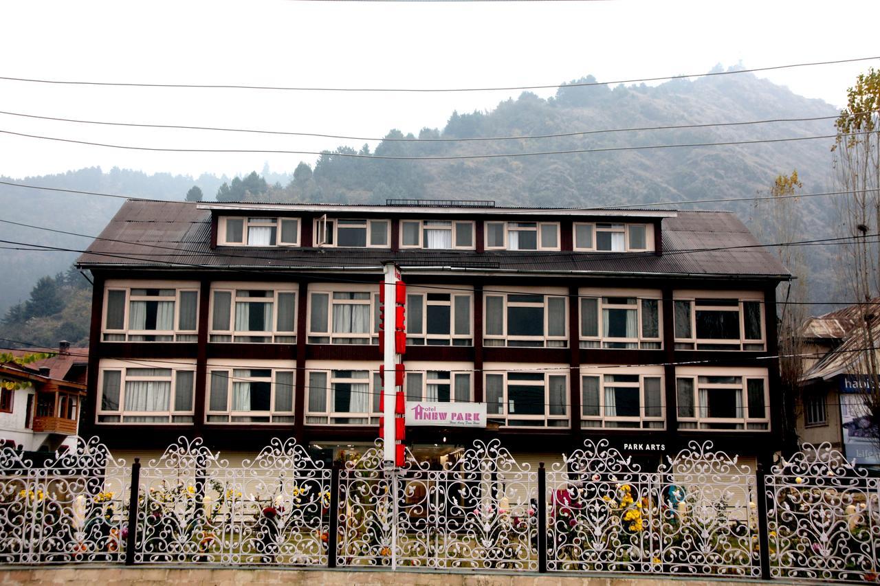 Hotel New Park At Dal Lake Srīnagar Exteriör bild
