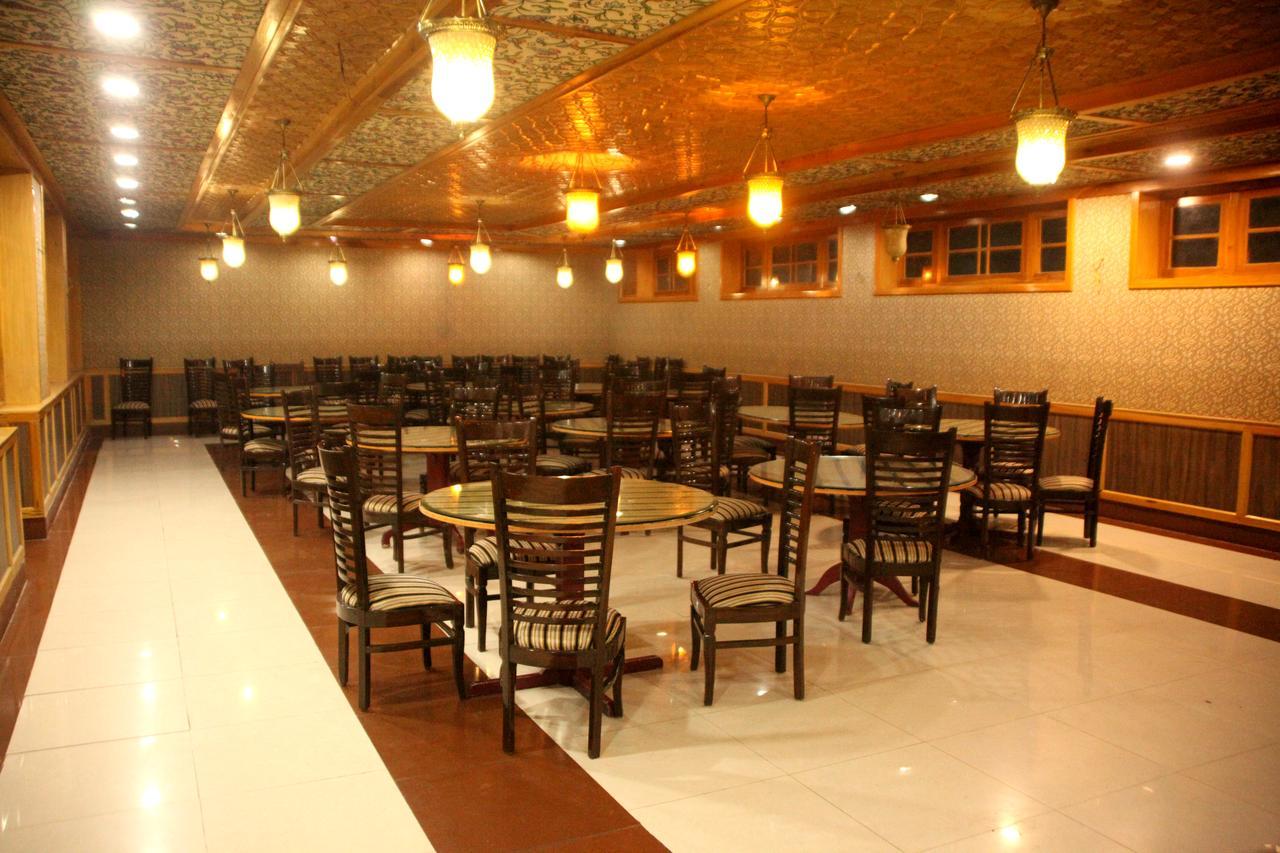 Hotel New Park At Dal Lake Srīnagar Exteriör bild