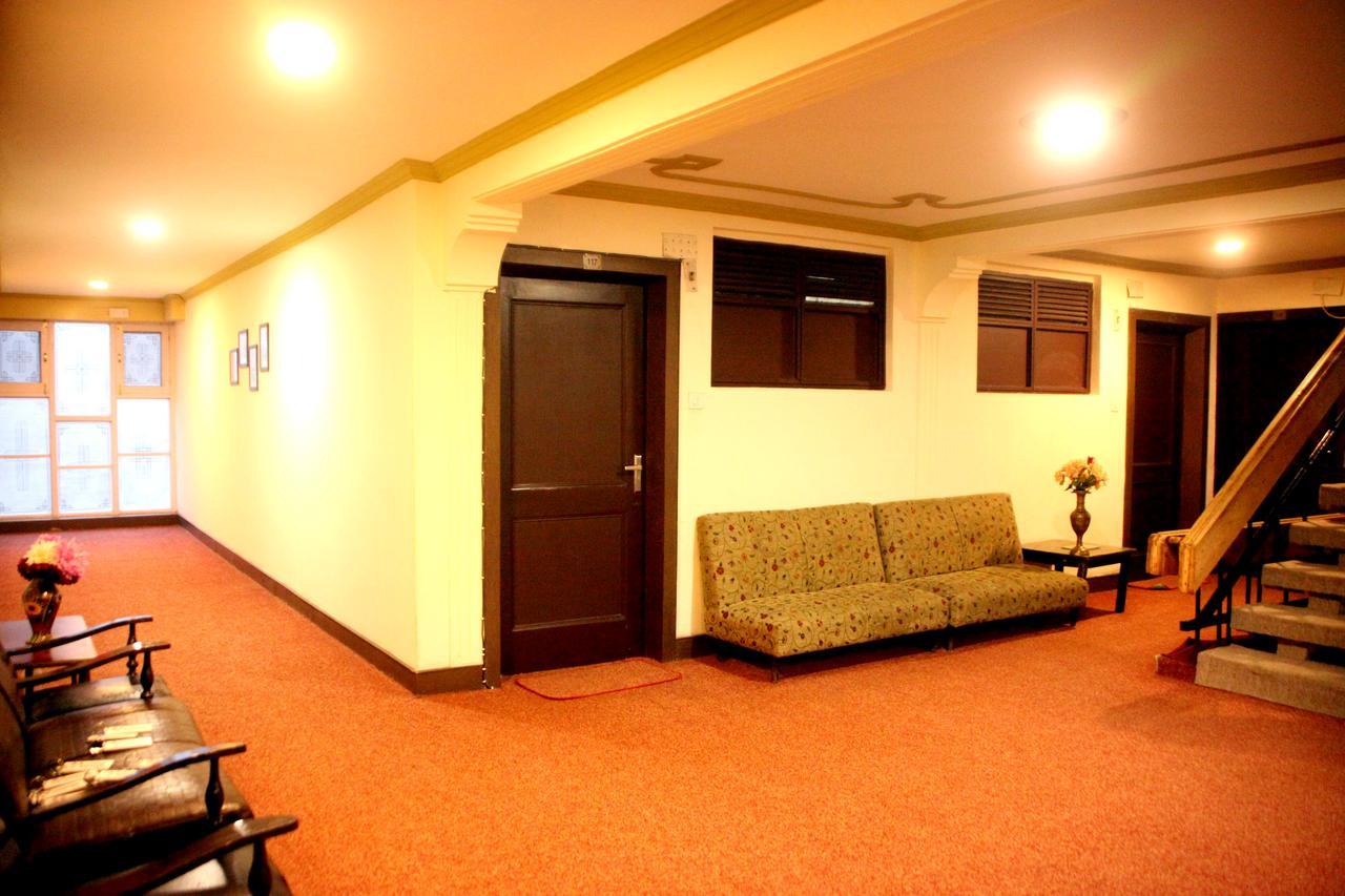 Hotel New Park At Dal Lake Srīnagar Exteriör bild