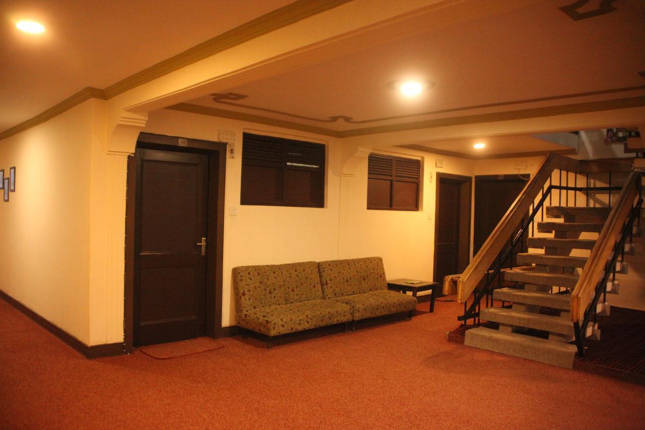 Hotel New Park At Dal Lake Srīnagar Exteriör bild
